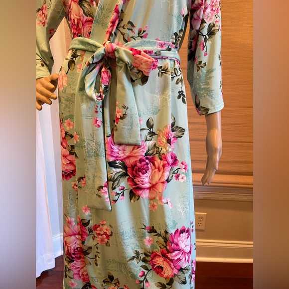 Little Adam & Eve robe. Size XXL. - Picture 2 of 6